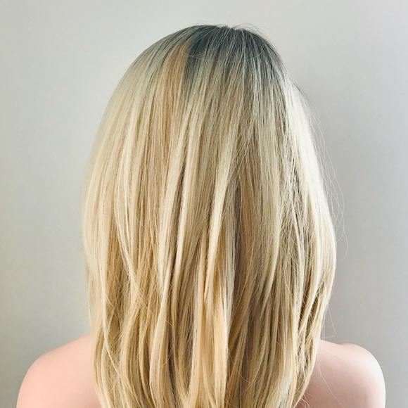 A Pretty 16” Ombre Blonde “Put On & Go” Premium Fiber Wig with Bangs - Picture 8 of 9